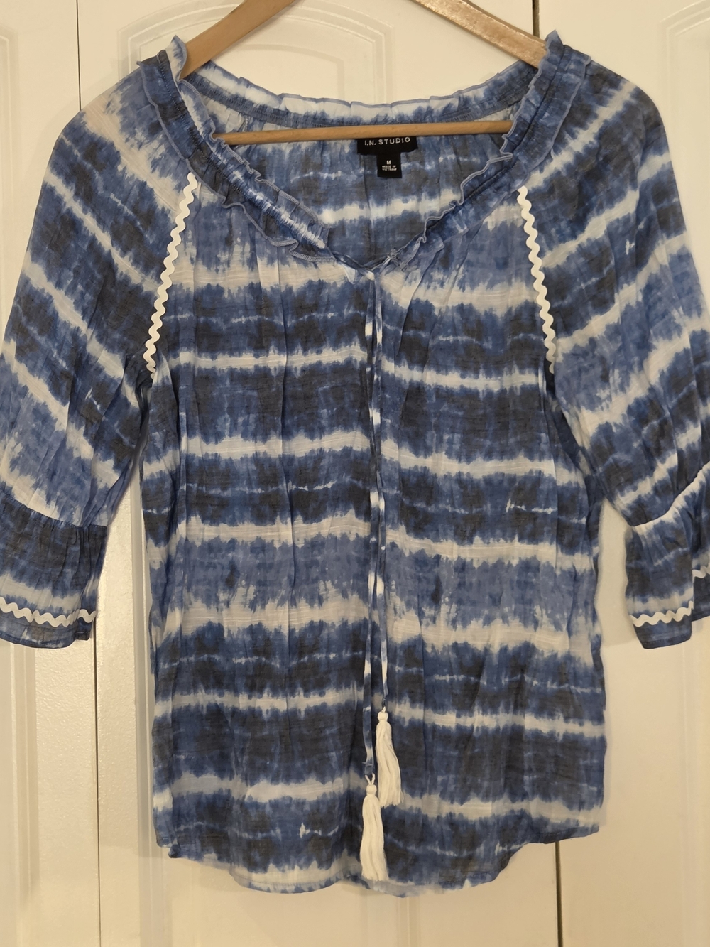 I.N. Studio Women's Top M Blue Tie Dye Ruffle Blouse Boho Peasant 3/4 Sleeve